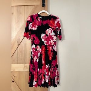 Lovely Floral Maggy London Dress, Size 4